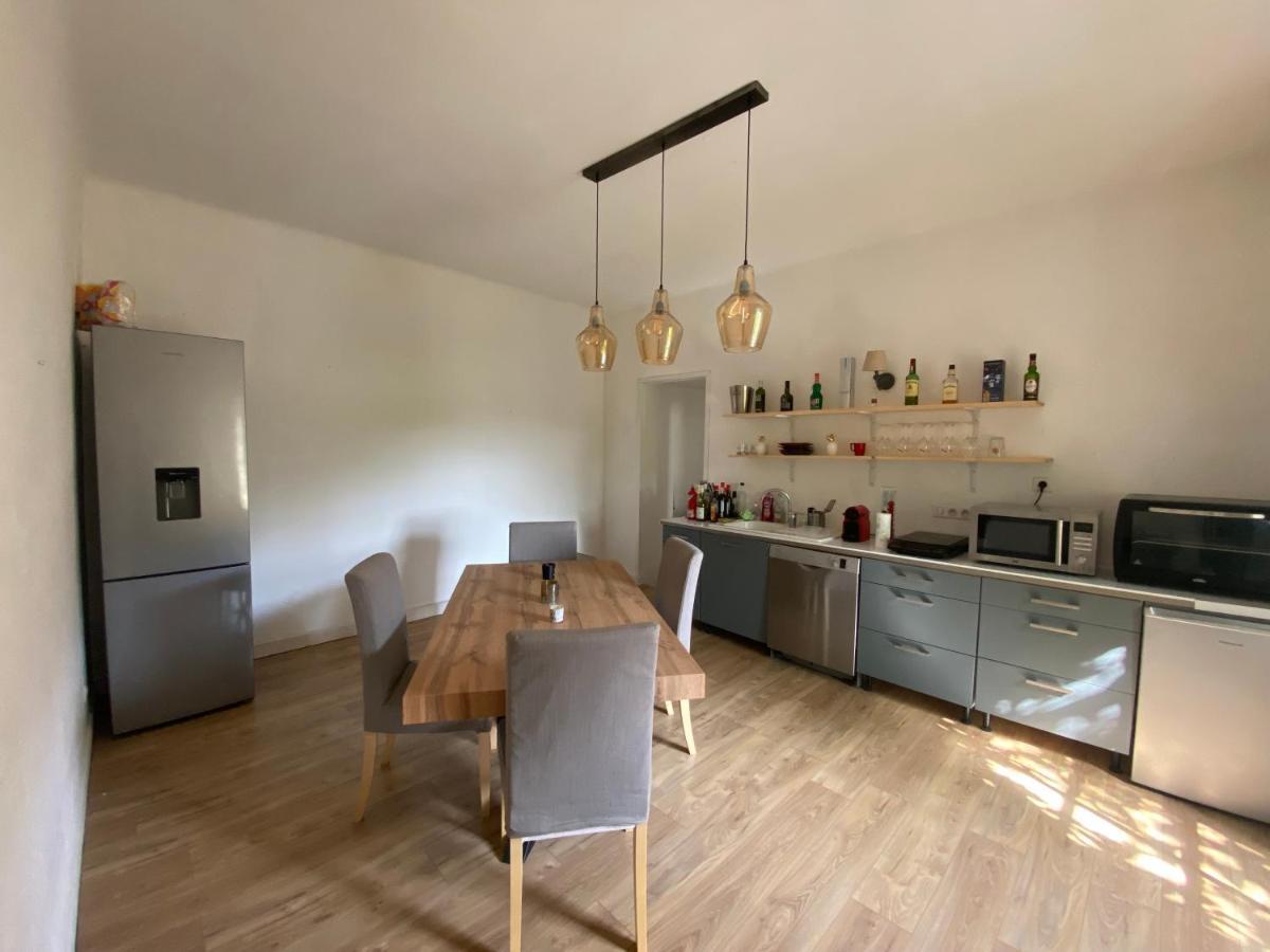 Appartement Eygalieres Avec Petit Jardin Exterior photo