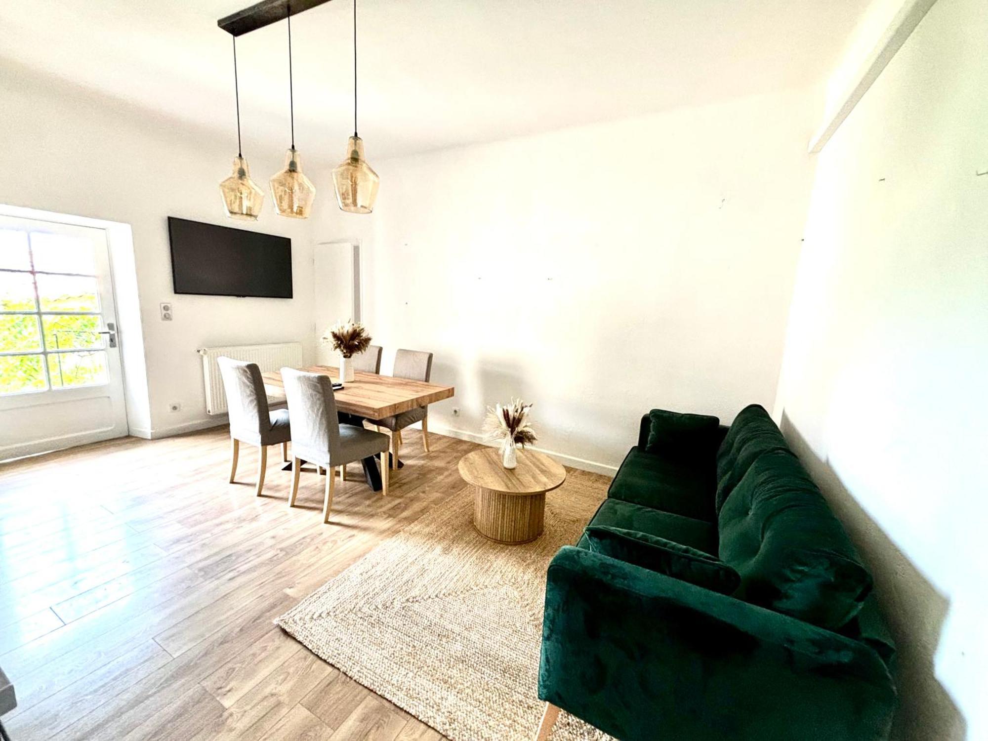 Appartement Eygalieres Avec Petit Jardin Exterior photo